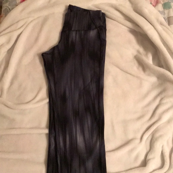 Work out capris - Picture 3 of 4